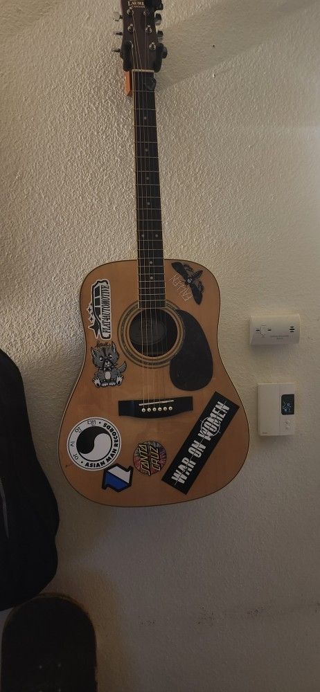 Laurel Canyon LD-200s Acoustic guitar