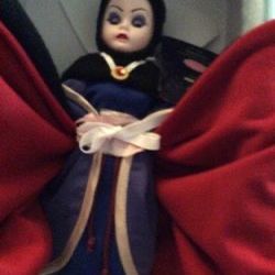 $25 New Disney Madame Alexander  Doll 10 Inches! .  Snow White Wicked Stepmother Plus Poisonous Apple And Cape Gorgeous!! 