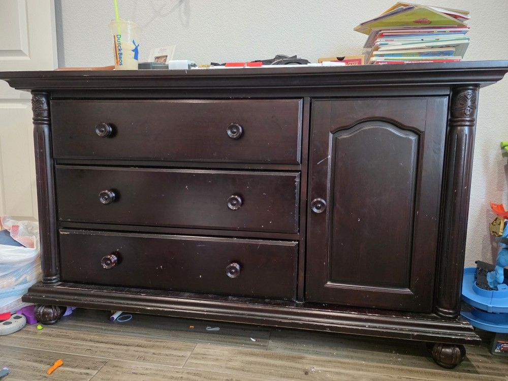 Free Dresser