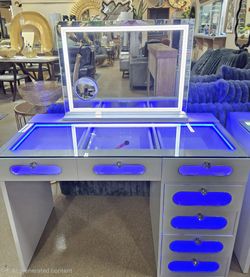 New Vanity Desk and Vanity Led Mirror W/ Built-in Bluetooth speakers. Available in 3 colors; White, Black and Pink.
