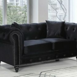 Chesterfield Velvet Black Loveseat

