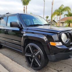 Jeep Patriot, Low Miles, 4 Cylinder, Clean Title, Smogged, Registered, 22"rims, In-dash Navigation System, Runs And Drives Great 