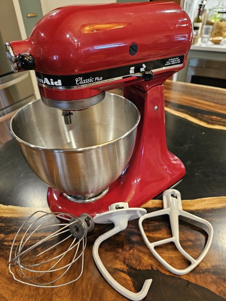 KitchenAid Classic Passion Red Mixer