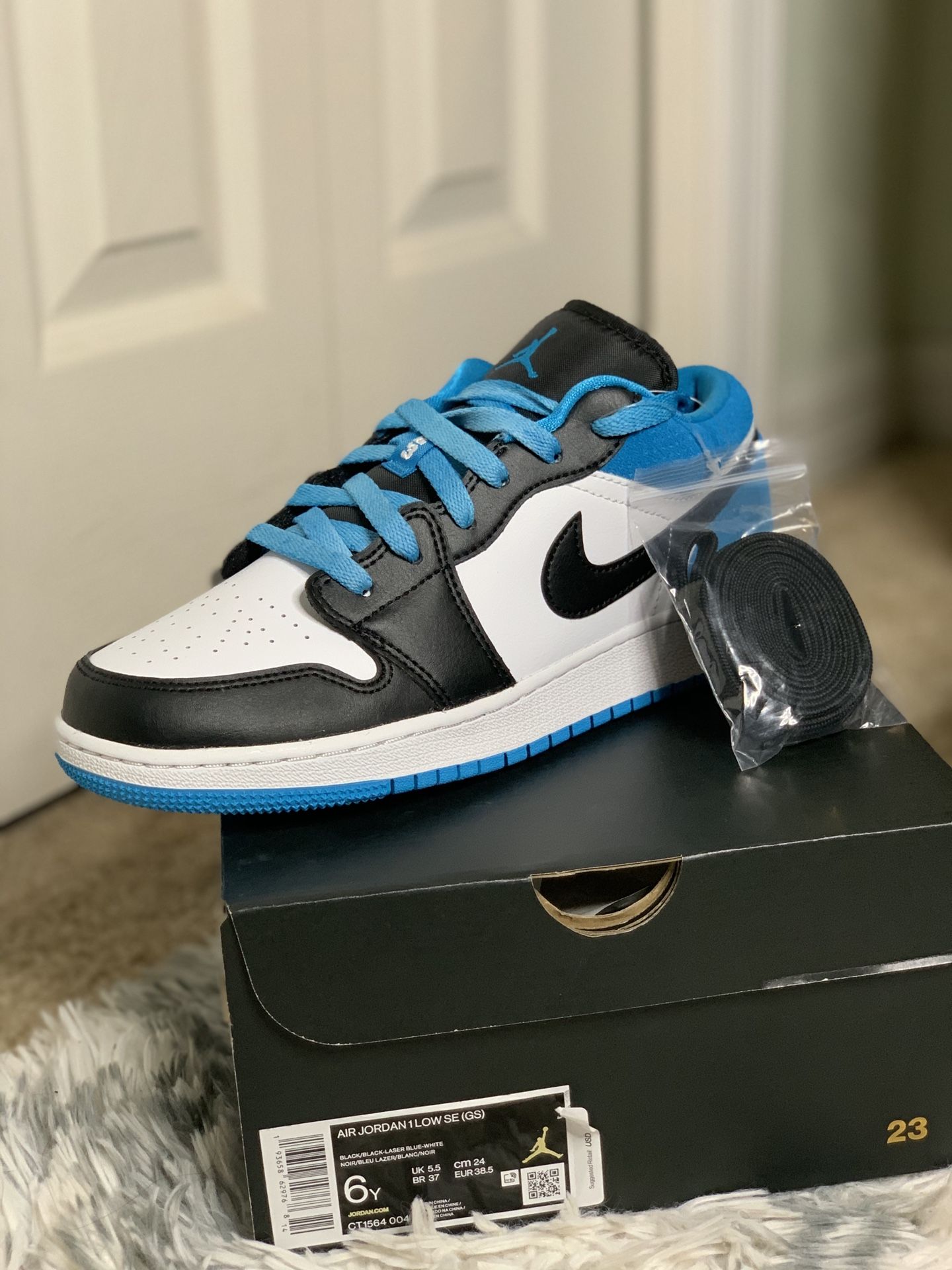 Air Jordan 1s Lows ‘Laser Blue’