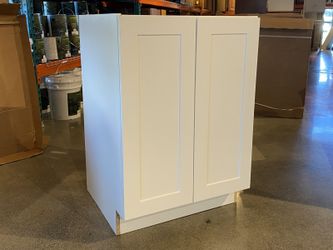 NEW! URBANA CABINET CO Remy Shaker Style 2-Door Lower Cabinet – Moonglow