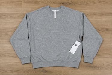 Grey crewneck 40$ all sizes