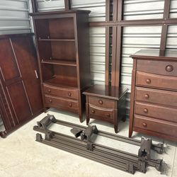 Queen Size Bedroom Furniture Set