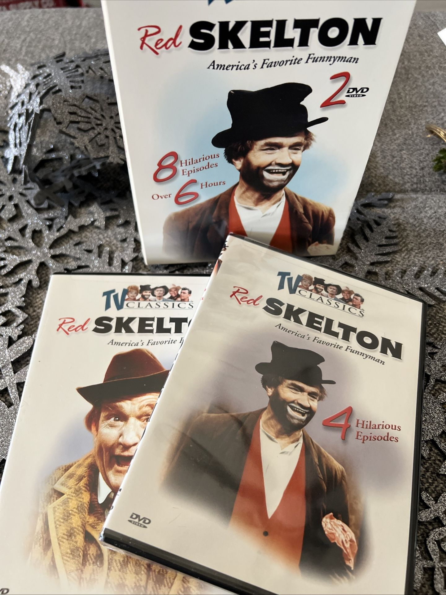 Classic TV Red Skelton Set Of 2: https://offerup.com/redirect/?o=Vm9sLk9uZQ== 8Episodes 200 Minutes