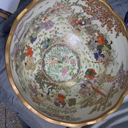 15 1/2 D Japanese Showa Period Satsuma Scalloped Bowl 