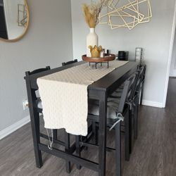 Dining Room Table 