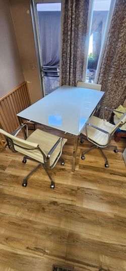 Kitchen table with 4 chairs