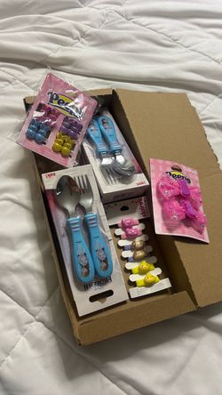 Kids Gift Bundle – Frozen Cutlery, Peeps Hair Clips & More