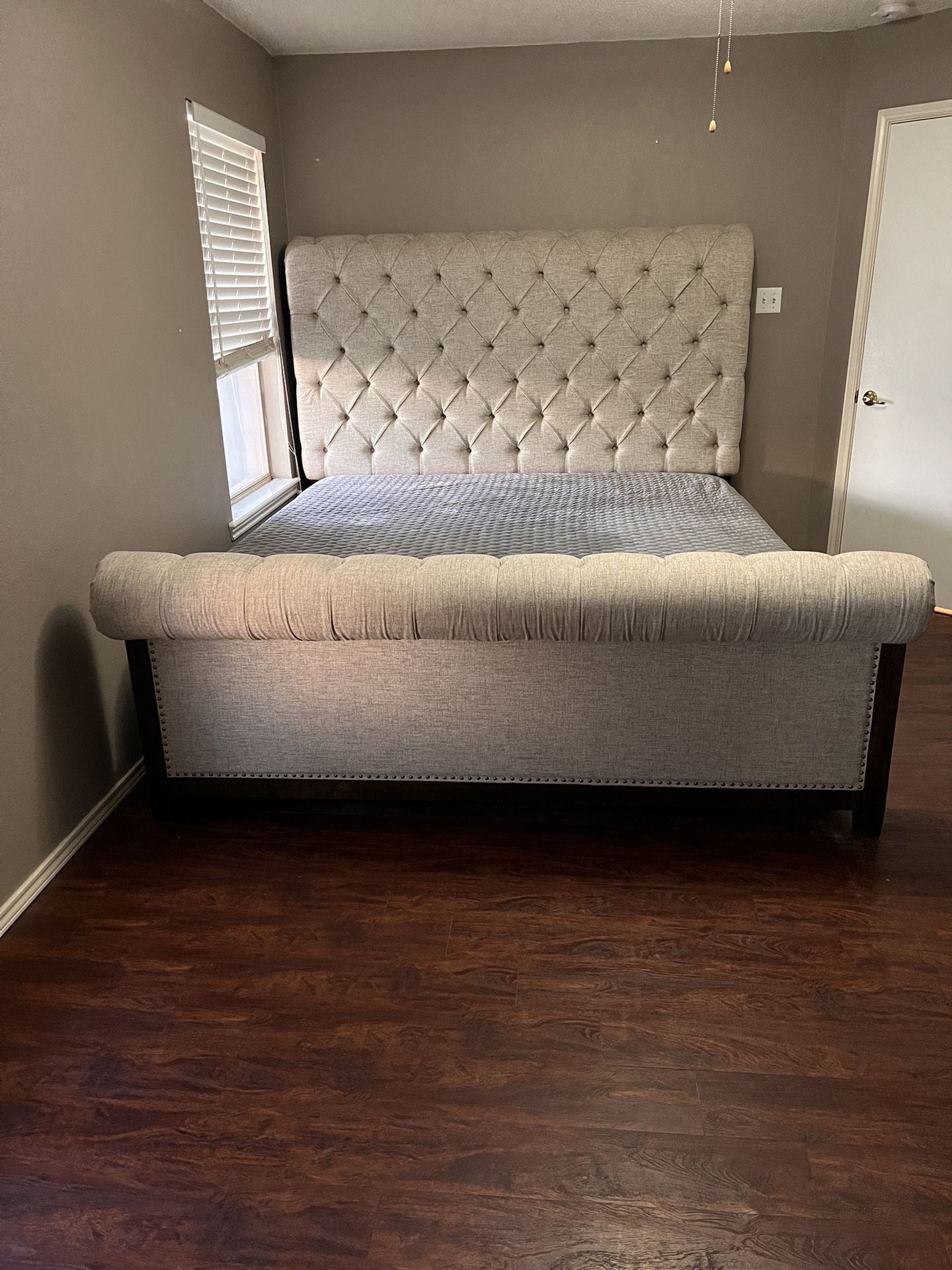 Hillcott King Upholstered Bed