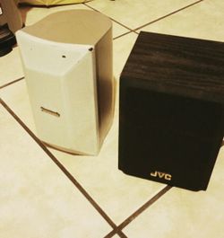 Panasonic and Jvc shelve speaker