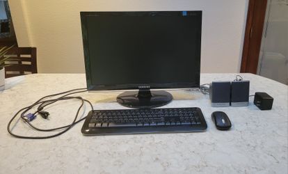 Samsung Monitor, Microsoft Wireless Keyboard & Mouse, Harman/Kardon Speakers 