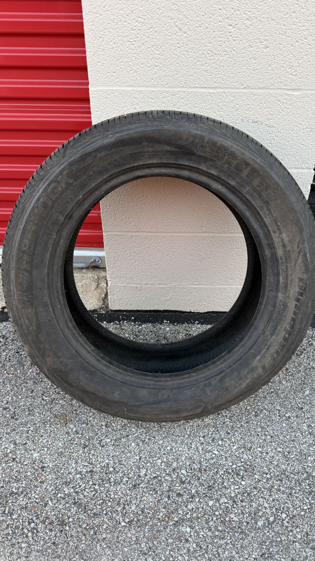 Hankook Dynapro HP2 255/55R19 – Excellent Condition Tire