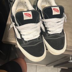 Vans tennis shoes
