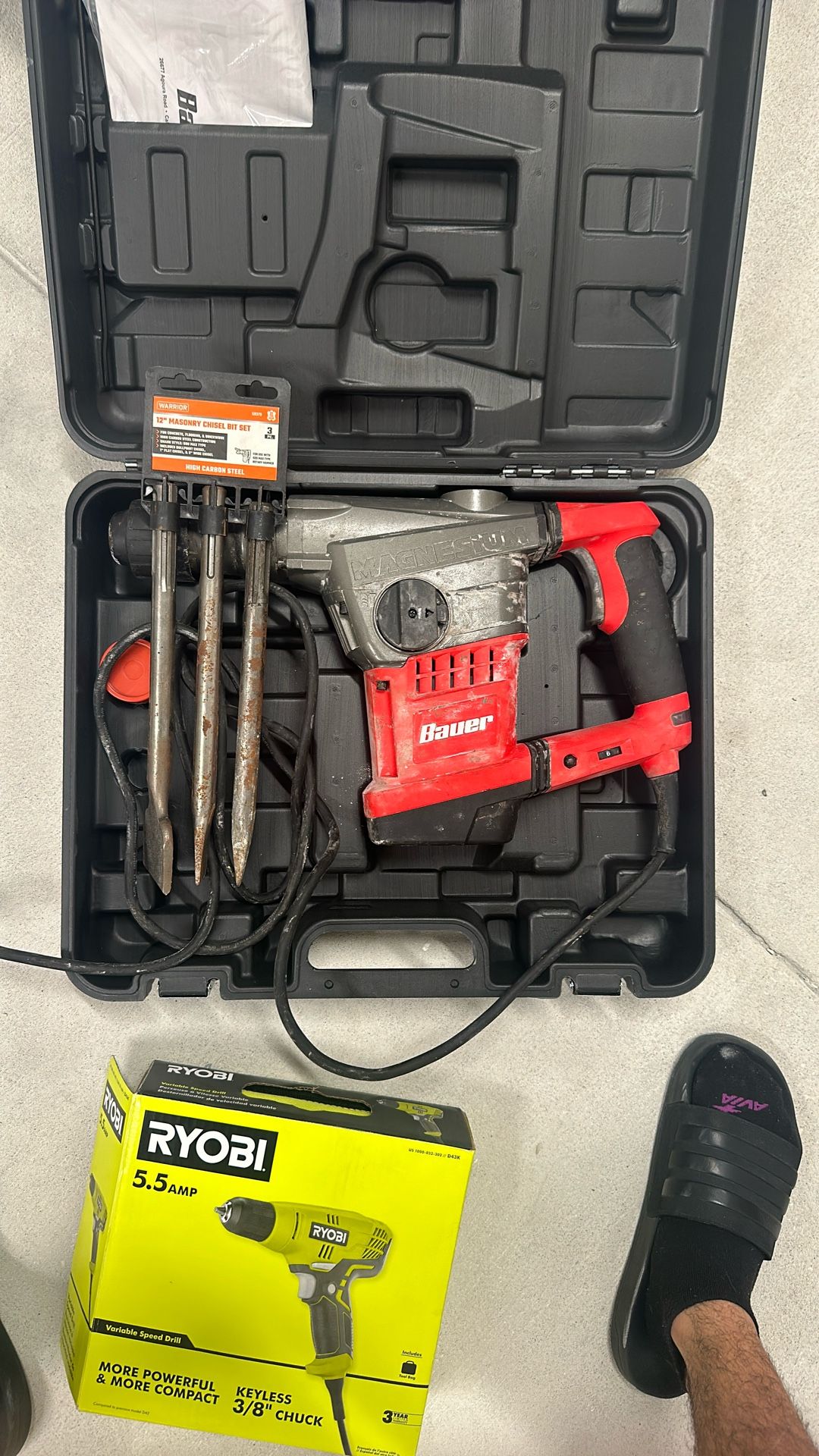 Bauer.   11 Amp, 1-9/16 in. SDS-MAX Type Variable-Speed Rotary Hammer