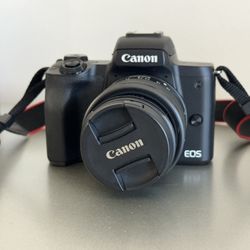 Canon M50 Mark ii w/ 3 Batteries & 15-45 lens