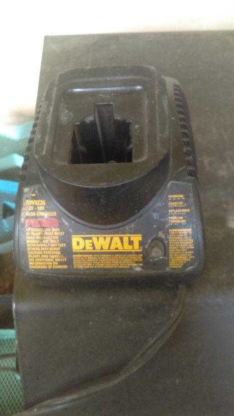 Cargador dewalt 18 volts