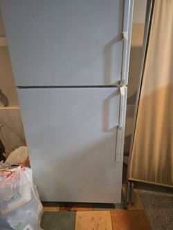 Free fridge - works!