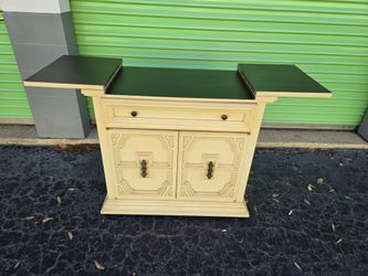 Vintage Mediterranean Style Flip Top Dry Bar Cabinet Server Stanley Furniture