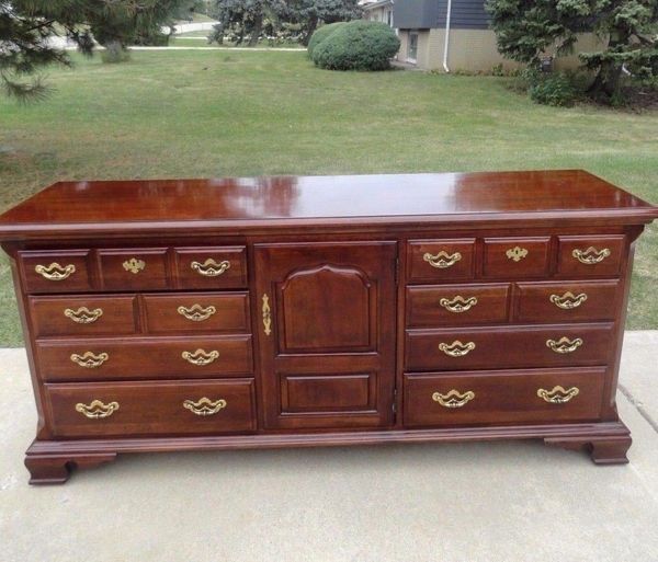 Thomasville Furniture Nine Drawer Dresser In Addison Il Thomasville Furniture Nine Drawer Dresser In Addison Il Offerup