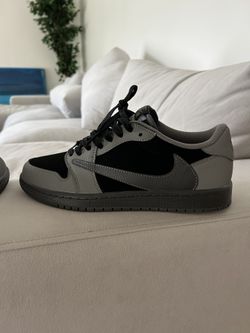 Travis Scott Jordan 1 Retro Low. RARE. Size:9