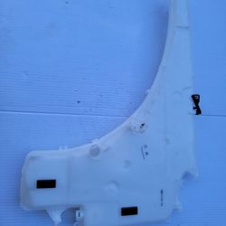 BMW X1 WINDSHIELD RESERVOIR NEW NEVER INSTALLED 