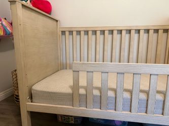 Wood Bed Headboard with Decorative Molding