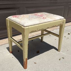 Vintage Vanity Stool/ Chair For Sale!!