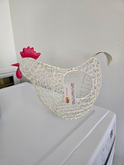 Brand New Farmhouse Chicken Shaped Wire Basket 14.5"x 7.5"x 10.63