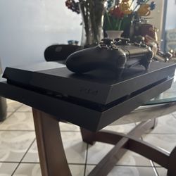 Play station 4 With Controllers