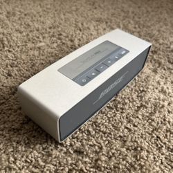 Bose SoundLink Mini (1st Gen) + Charger & Cradle – Excellent Condition