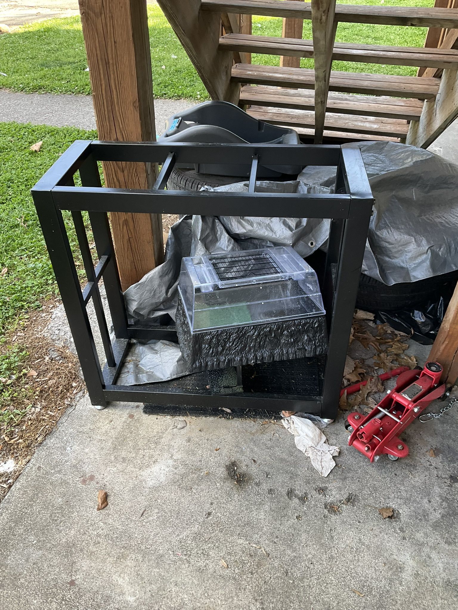 Turtle Basking Platooning And Fish Tank Stand