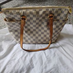 Louis Vuitton totally pm handbag