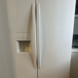 Whirlpool Side by Side Refrigerator 