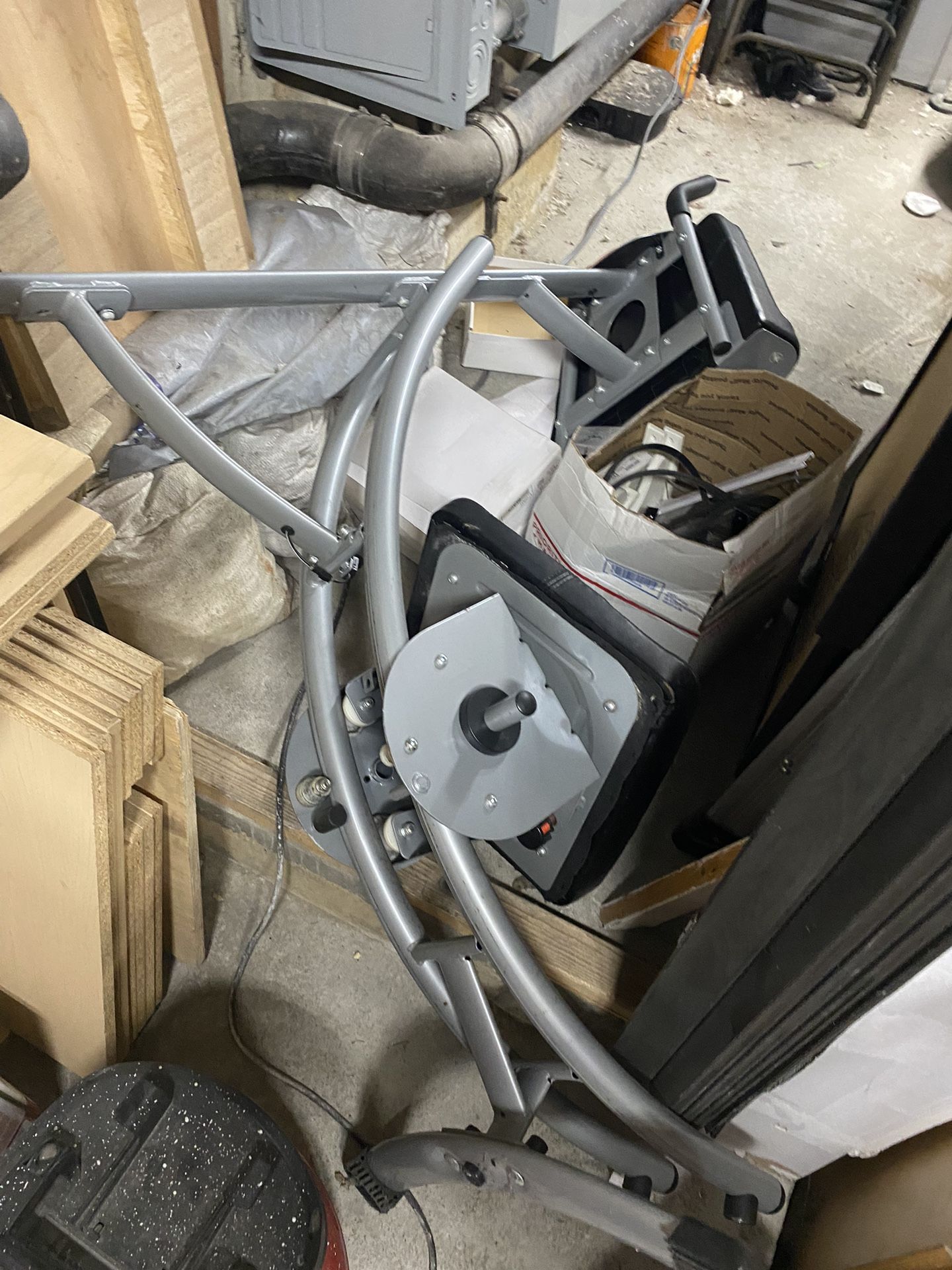 Work Out Bench ,ab Machine And Multiple Weight Weight