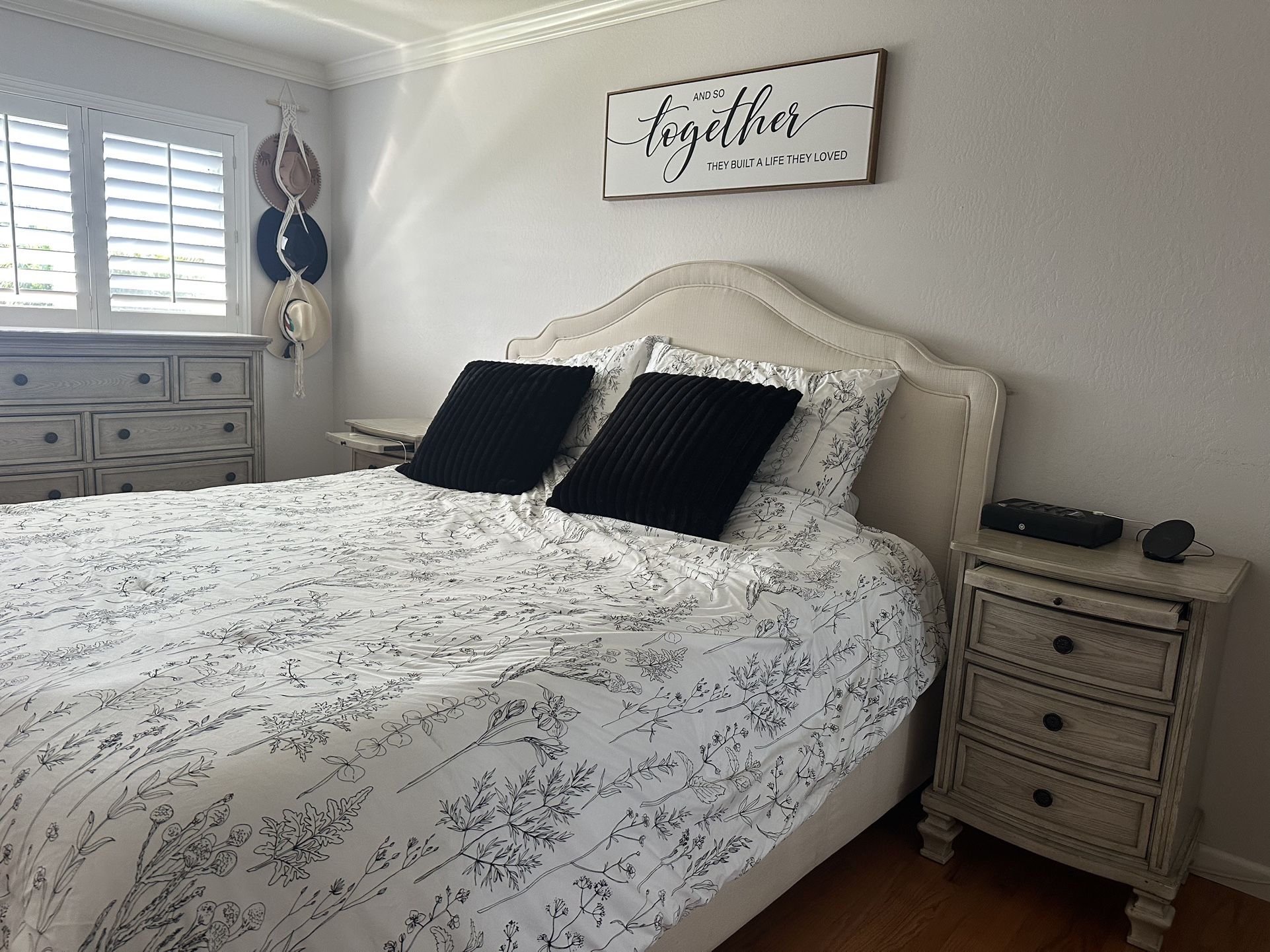 Cal King Bedroom Set
