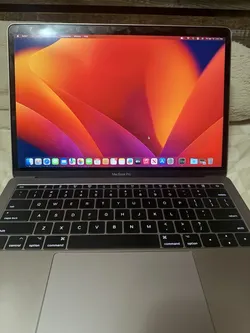 13-inch Apple MacBook Pro (Space Gray 2017, Intel Core i5, 8GB RAM, 256GB SSD) w charger