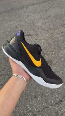 KOBE 8 LAKERS SIZE 11