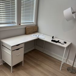 White L-desk 