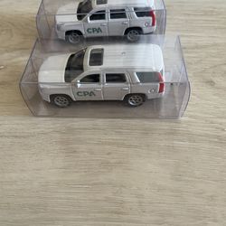 👉2 Cadillac Escalade Diecast Toy Cars- Los Angeles Auto Show Exclusive- Collectible SUV models