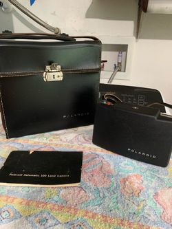 Vintage Polaroid Automatic 100 Land Camera Kit