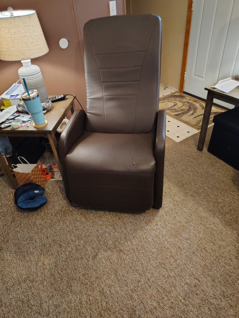 Leather Recliner & Loveseat Very Nice Full Power & Heated