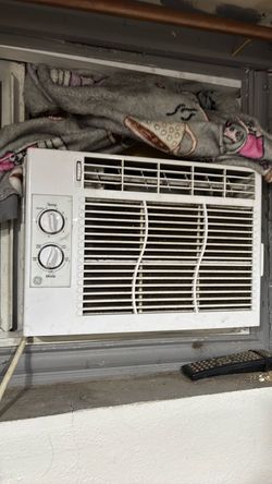 GE Window Air Conditioner Unit