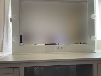 VANITY MIRROR AND DESK
