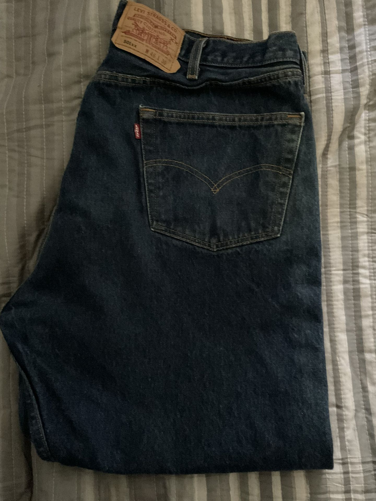 👖 Levi’s 501 Men’s Jeans – Size 46x30