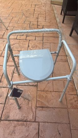 Bathroom / Toilet Portable Chair; Adjustable