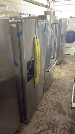 Whirlpool side by side refrigerator